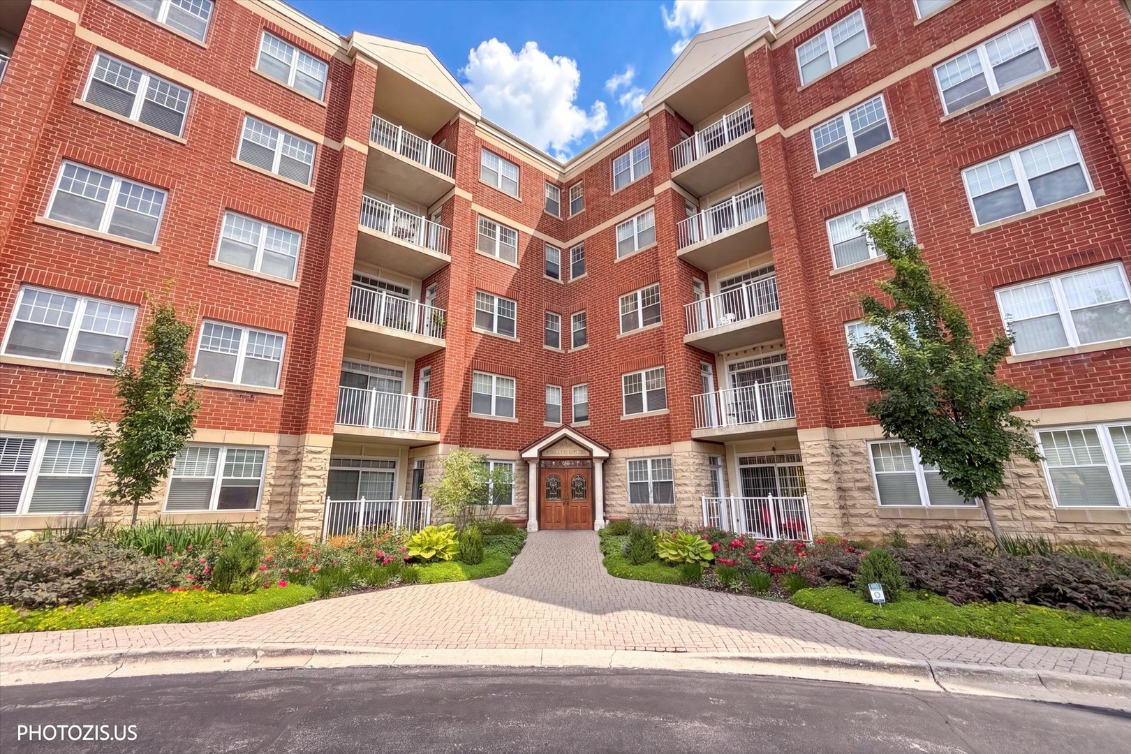 1st image of 1 Itasca Pl #302, Itasca, IL 60143 | MLS# 12716328