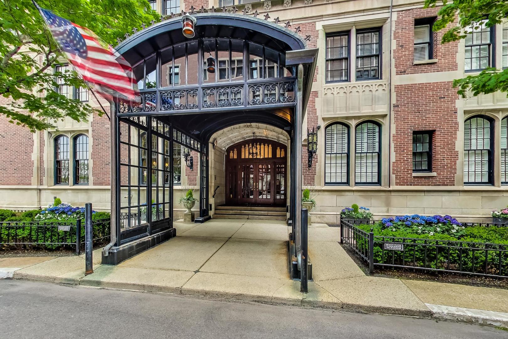 4th image of 1120 N Lake Shore Dr, Chicago, IL 60611