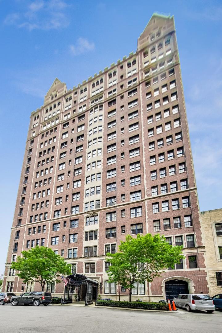 3rd image of 1120 N Lake Shore Dr, Chicago, IL 60611