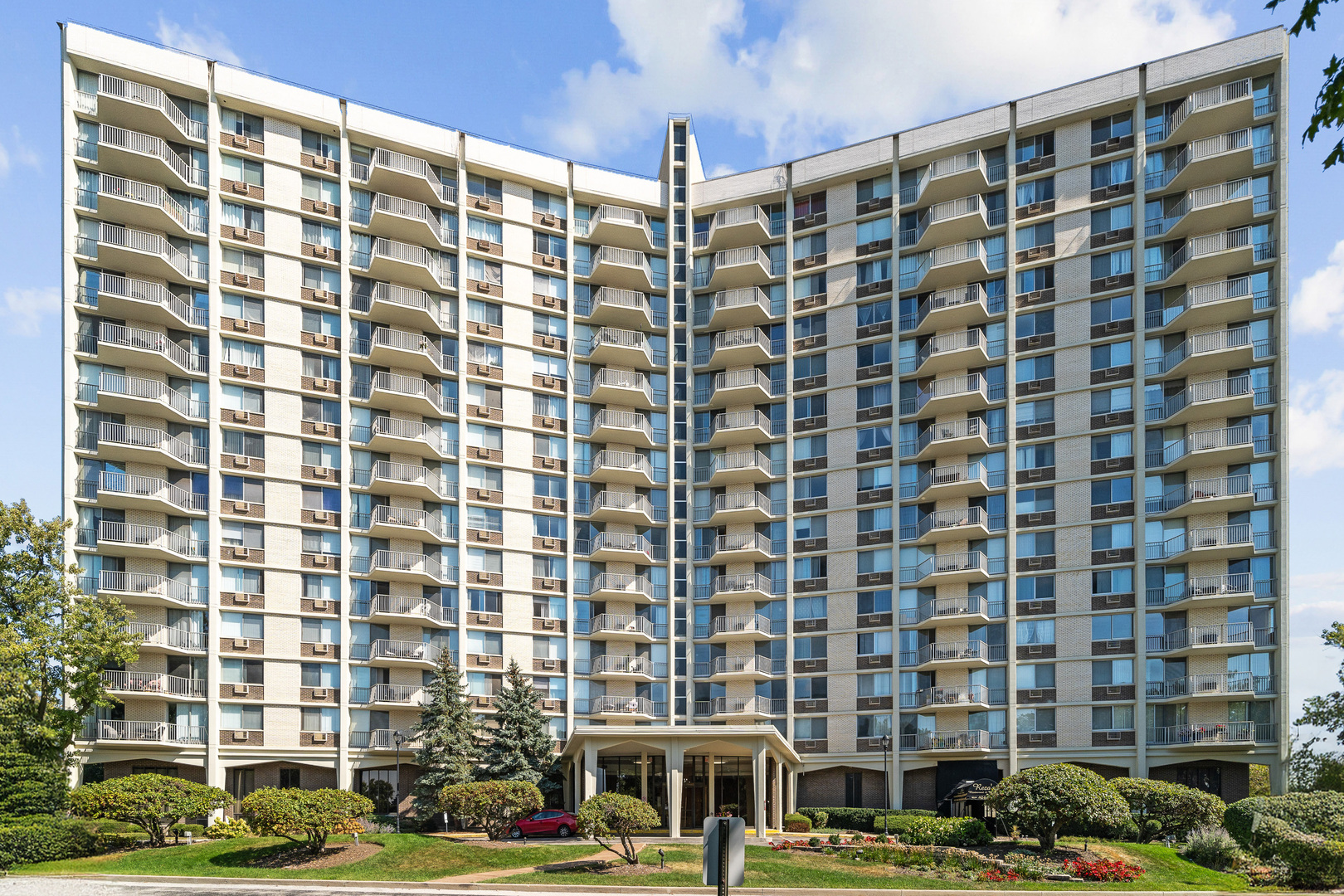1st image of 40 N Tower Rd #1E, Oak Brook, IL 60523 | MLS# 12716357