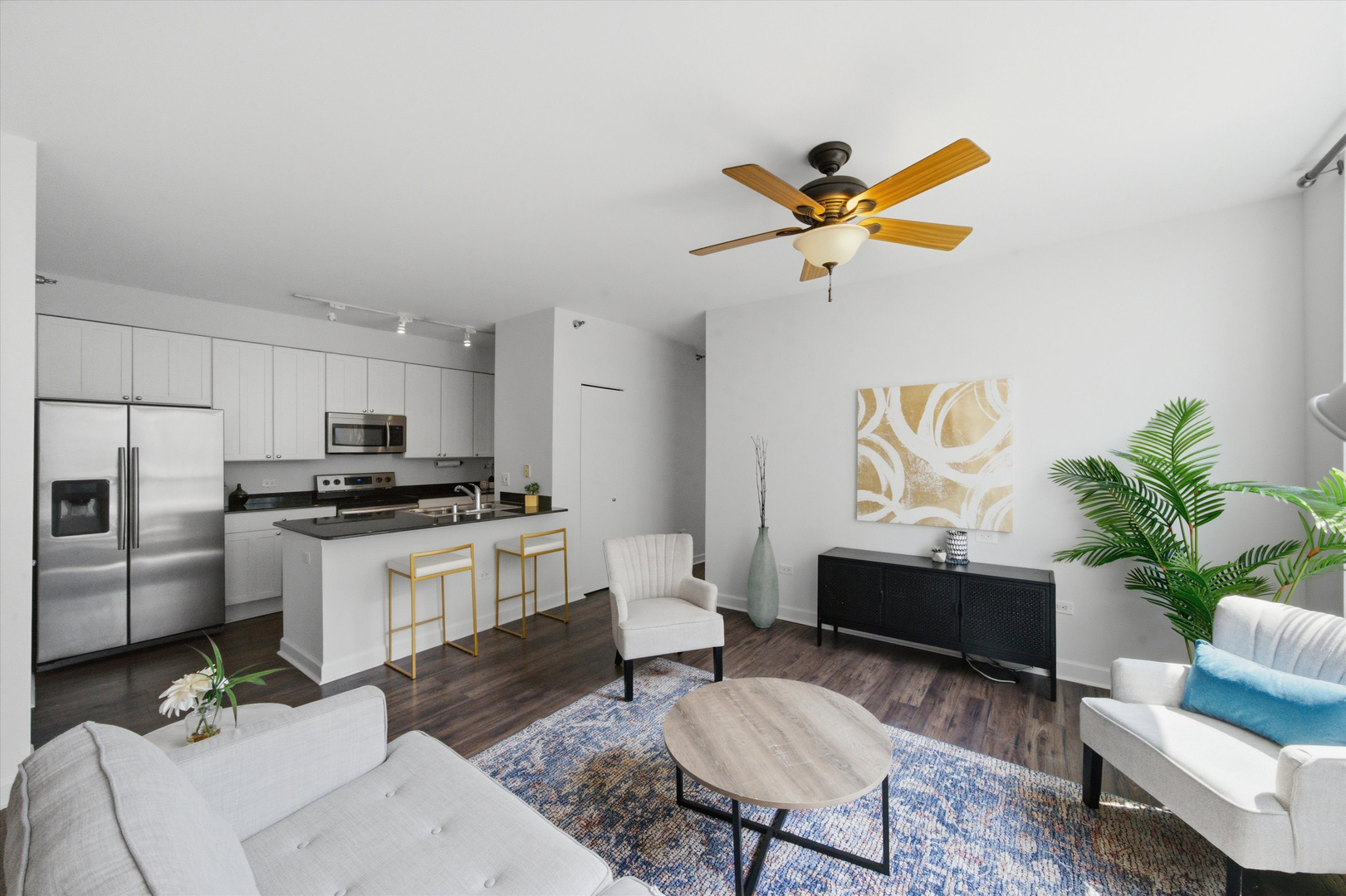 2nd image of 421 W Huron St #1009, Chicago, IL 60654 | MLS# 12716382