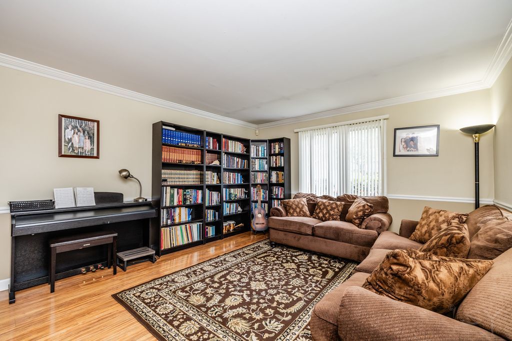 2nd image of 2016 Raleigh Pl, Hoffman Estates, IL 60169 | MLS# 12716430