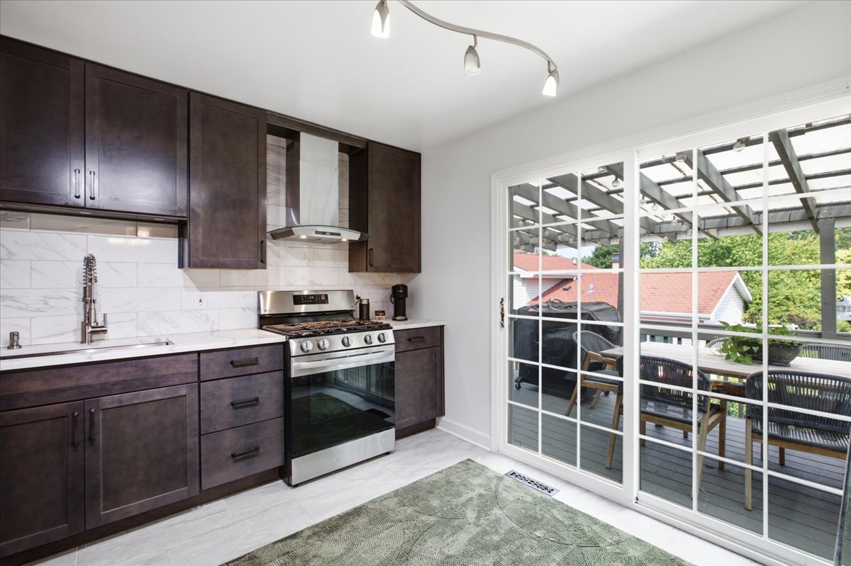 4th image of 17 Windgate Ct, Streamwood, IL 60107 | MLS# 12716441