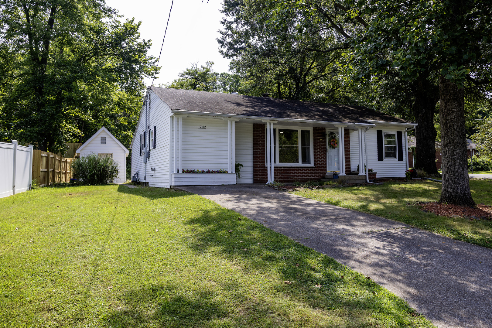 21st image of 209 S Brook Ln W, Carbondale, IL 62901 | MLS# 12716453
