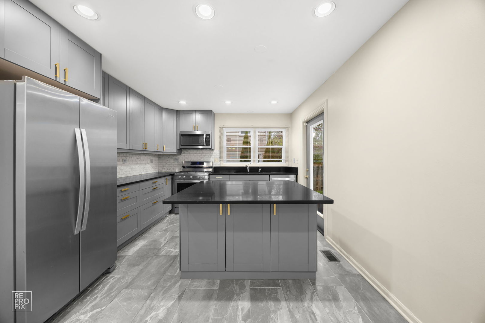 Photo 3 of Single family home for sale at 1002 Hobson Dr, Buffalo Grove, IL 60089 | MLS# 12716489 | Listing updated on 2026-08-25