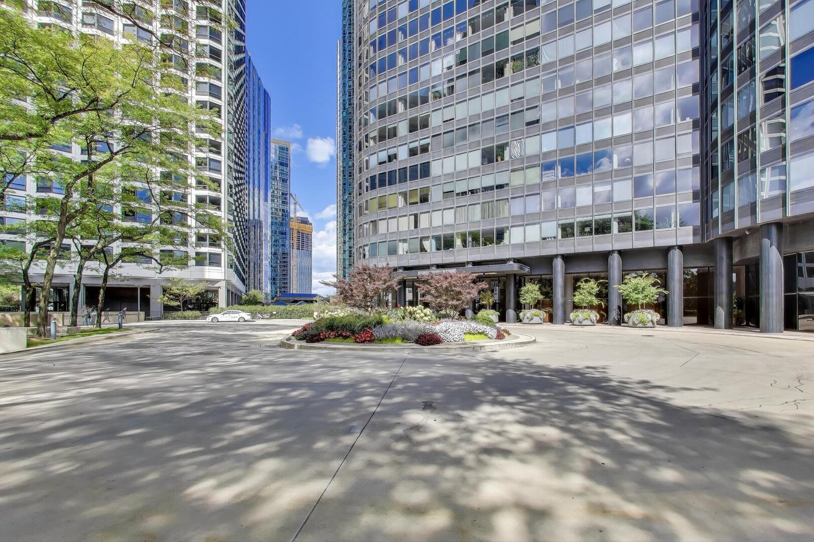 2nd image of 155 N Harbor Dr, Chicago, IL 60601