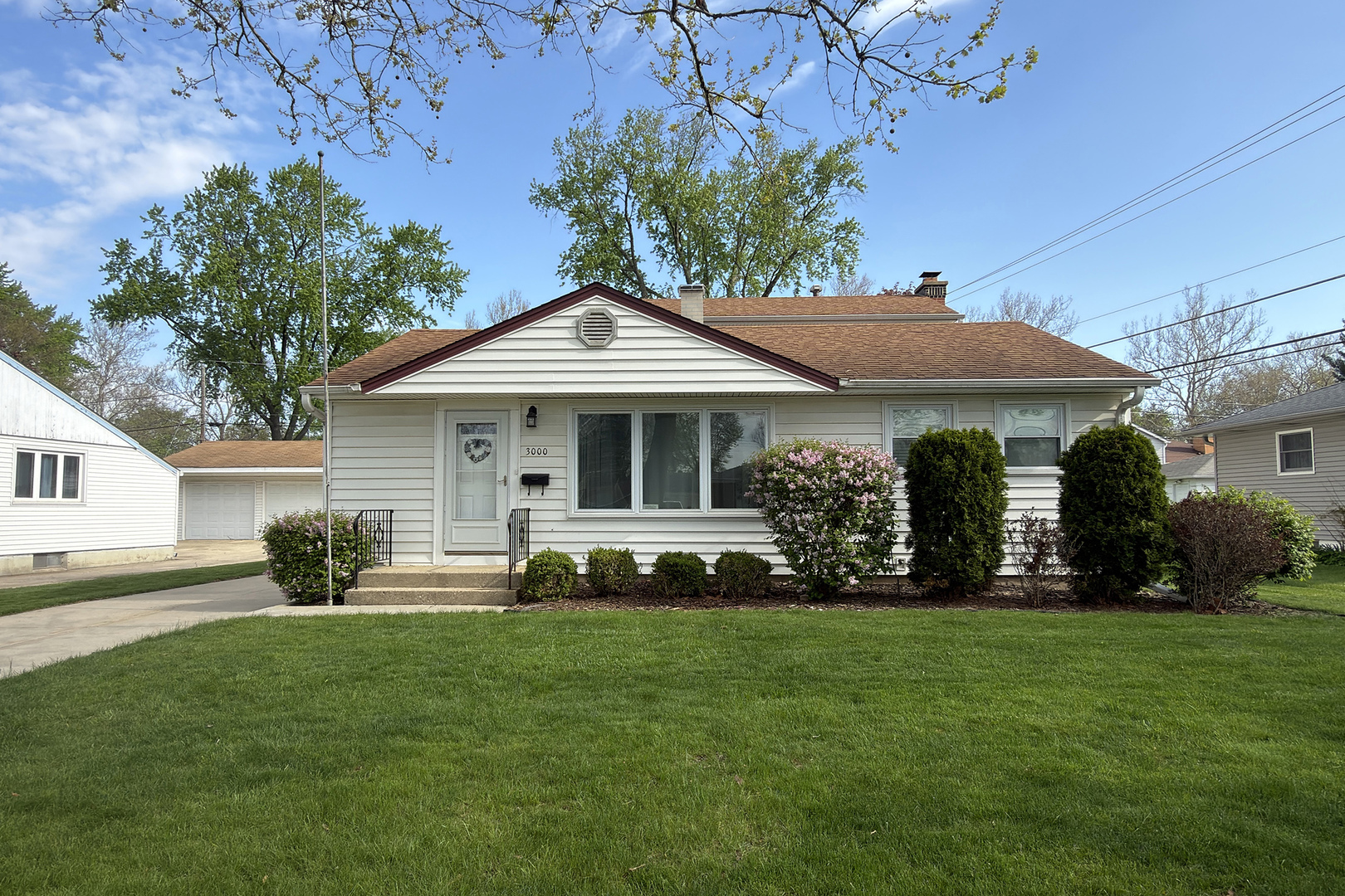 3rd image of 3000 Starling Ln, Rolling Meadows, IL 60008 | MLS# 12716514