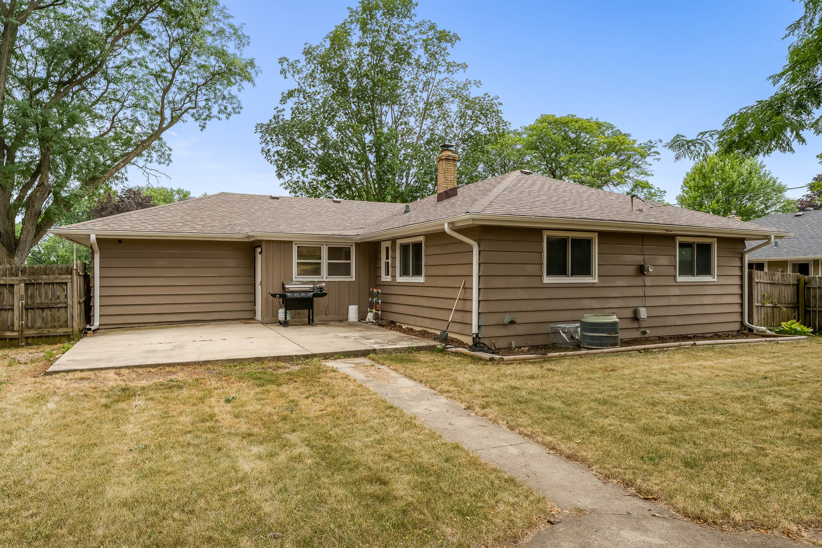 5th image of 1811 Randolph Dr, Rockford, IL 61103 | MLS# 12716518