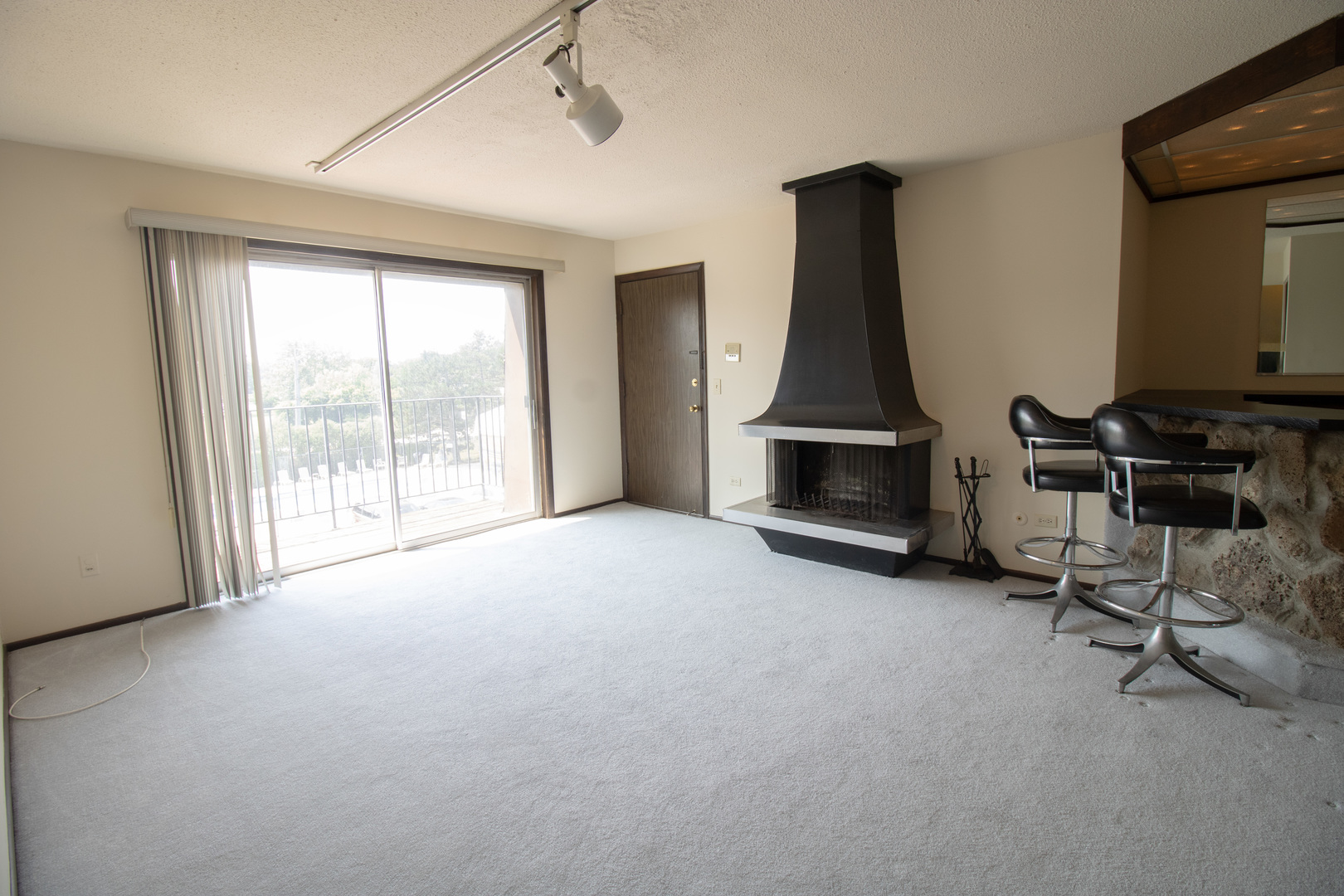 2nd image of 608 Cobblestone Cir #F, Glenview, IL 60025 | MLS# 12716684