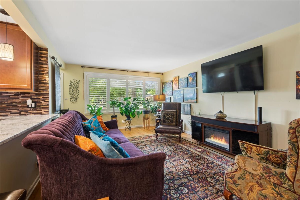 3rd image of 1914 Warren St, Evanston, IL 60202 | MLS# 12716686