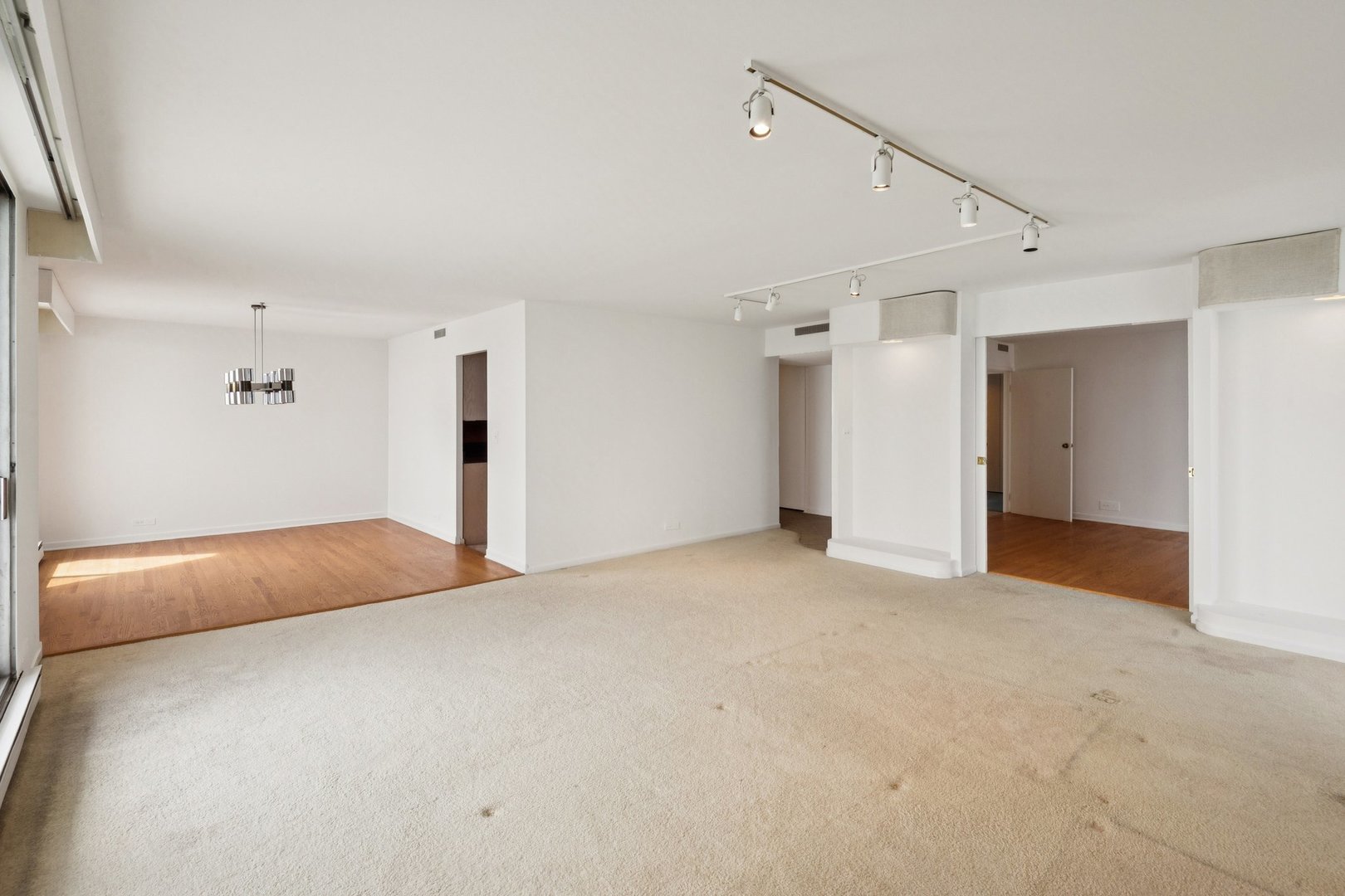 3rd image of 6007 N Sheridan Rd #27B, Chicago, IL 60660 | MLS# 12716692