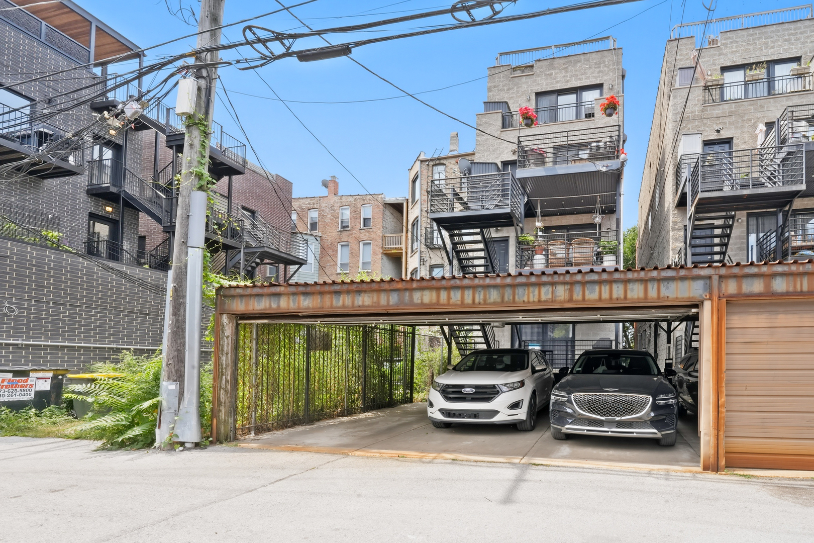 2nd image of 611 N Noble St, Chicago, IL 60642