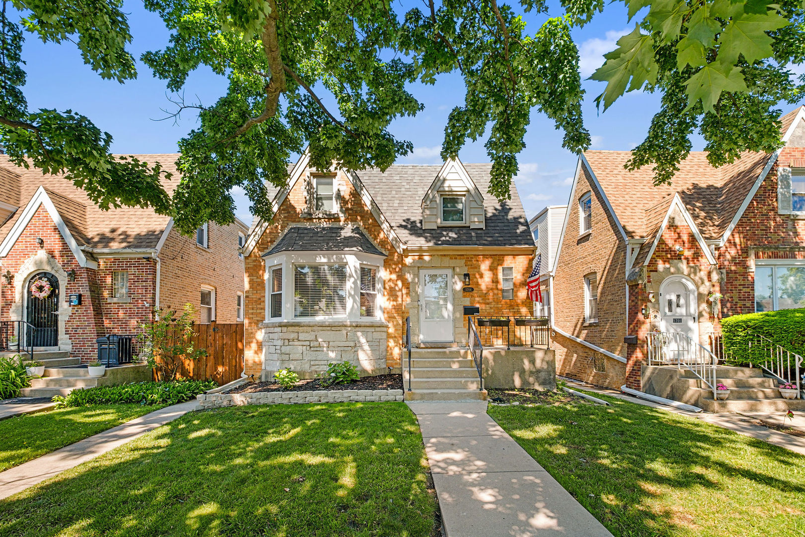 1st image of 5704 N Major Ave, Chicago, IL 60646 | MLS# 12716755