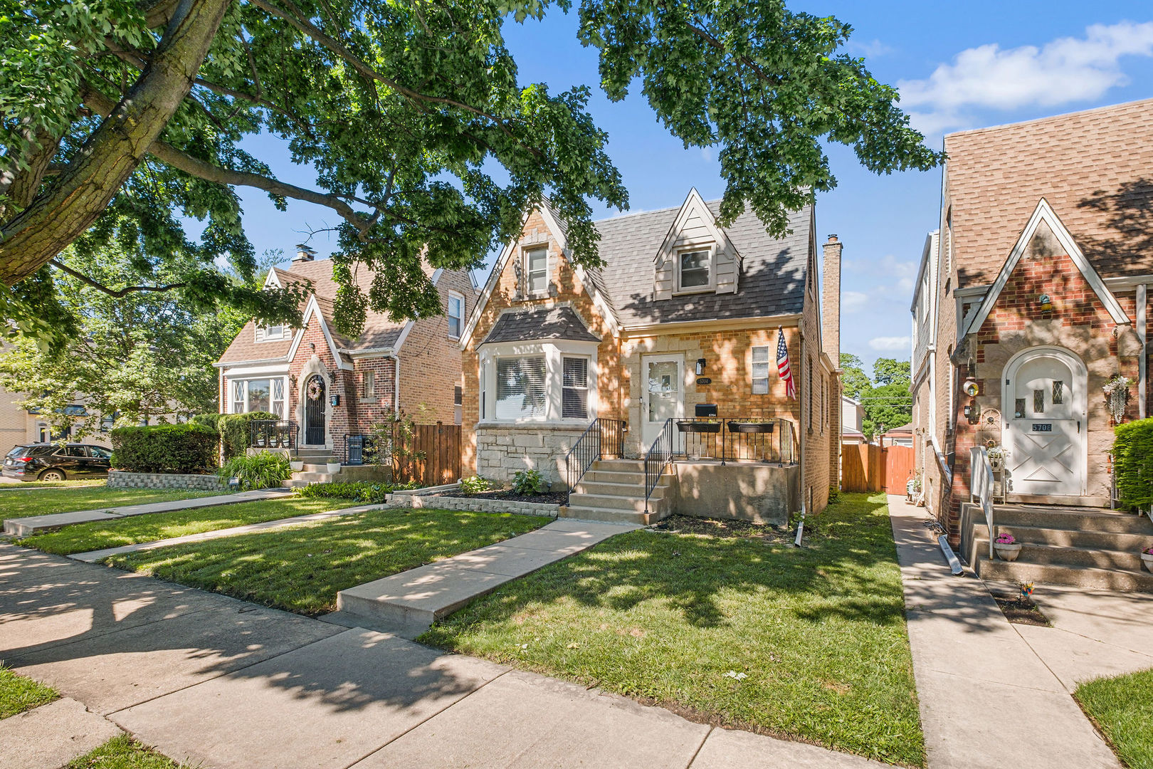 2nd image of 5704 N Major Ave, Chicago, IL 60646 | MLS# 12716755