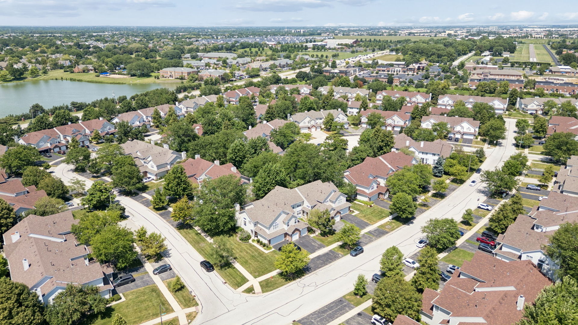 2nd image of 2147 Fulham Dr, Naperville, IL 60564