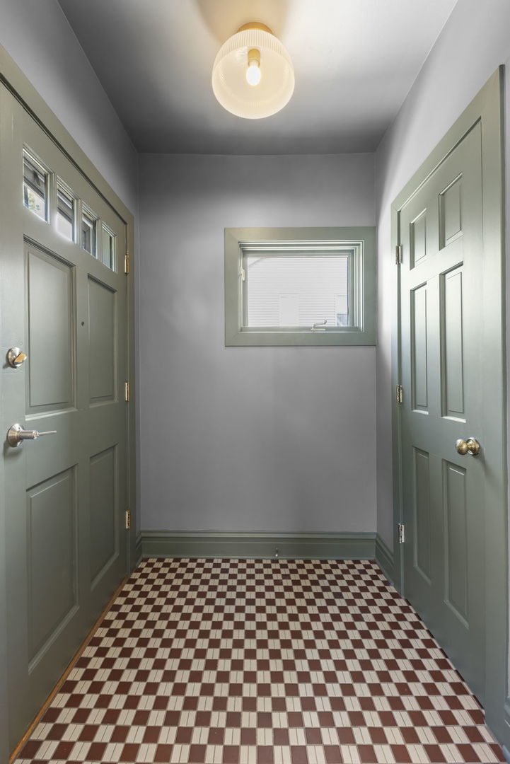 5th image of 810 N Summit St, Wheaton, IL 60187 | MLS# 12716852