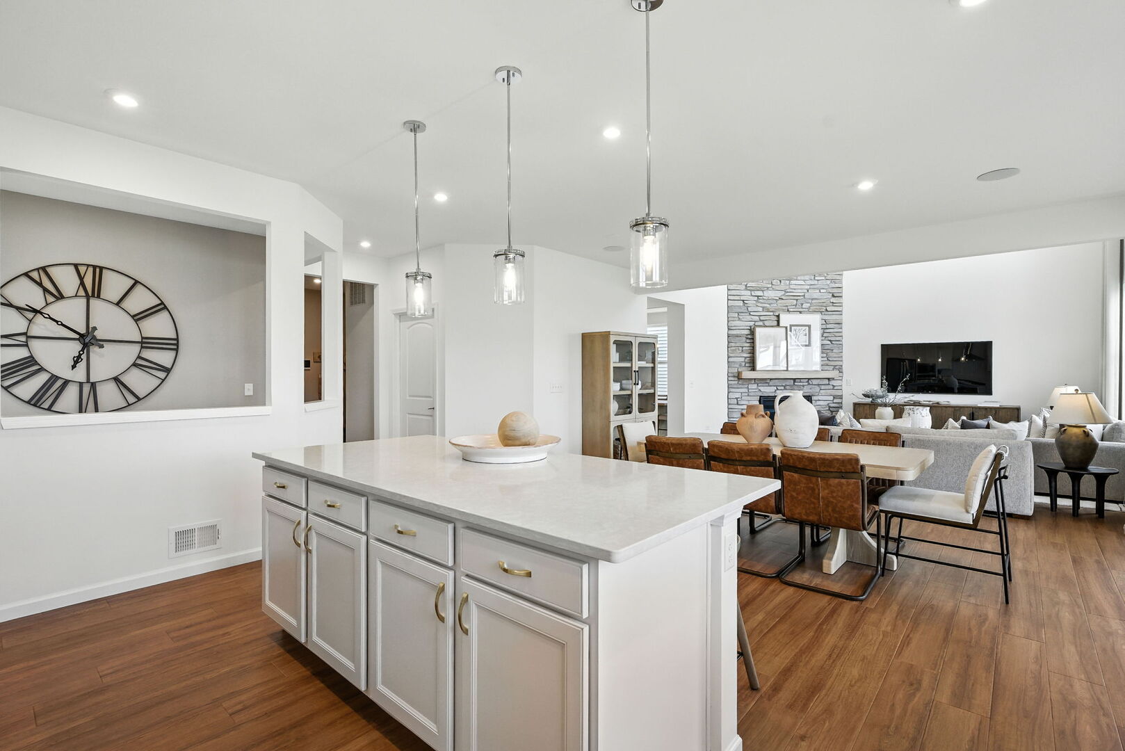 2nd image of 165 Oak Chase Rd, New Lenox, IL 60451 | MLS# 12716892