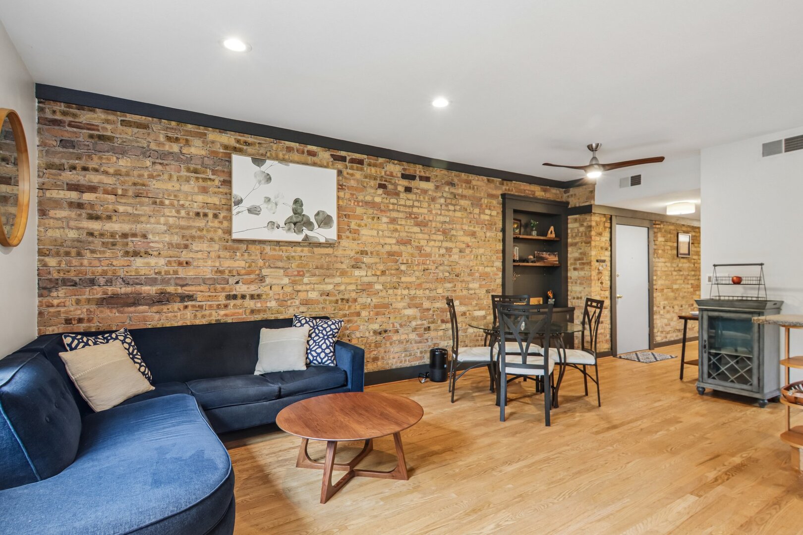 4th image of 824 Hinman Ave #1N, Evanston, IL 60202 | MLS# 12716929