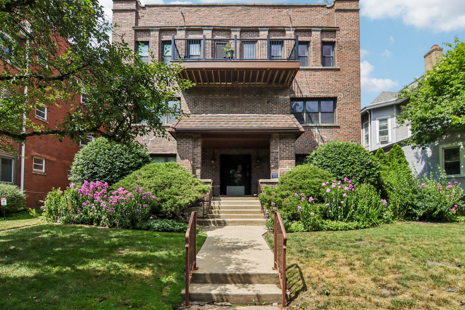 1st image of 824 Hinman Ave #1N, Evanston, IL 60202 | MLS# 12716929