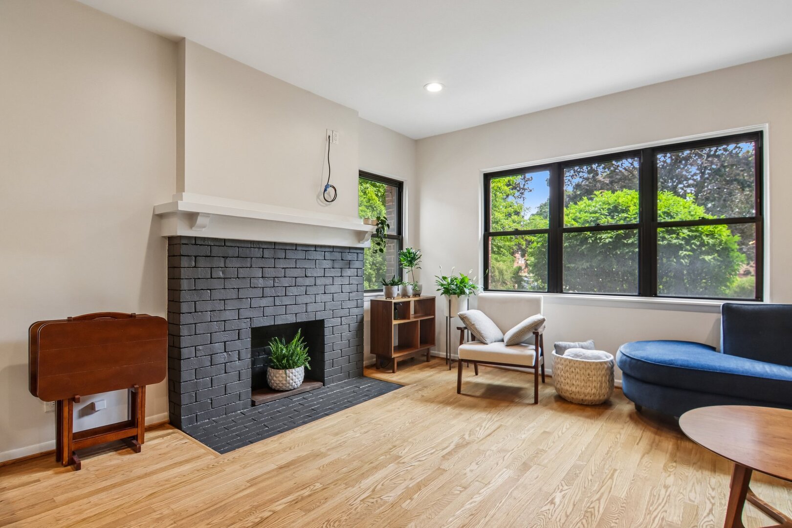 2nd image of 824 Hinman Ave #1N, Evanston, IL 60202 | MLS# 12716929