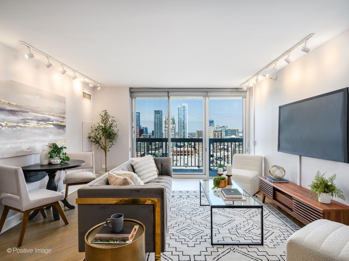 2nd image of 545 N Dearborn St #W1911, Chicago, IL 60654 | MLS# 12716992