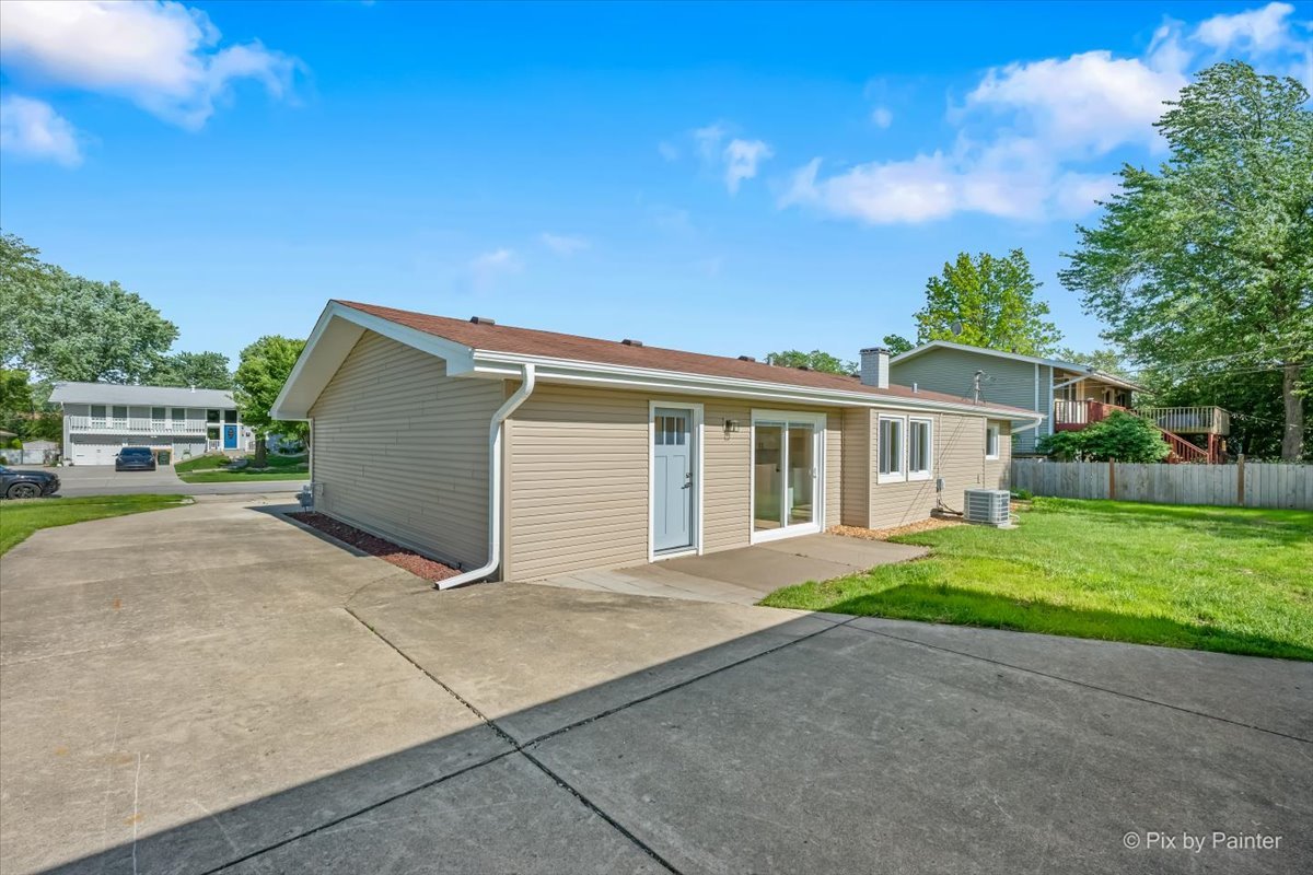 5th image of 1420 Cooper Rd, Hoffman Estates, IL 60169 | MLS# 12717016