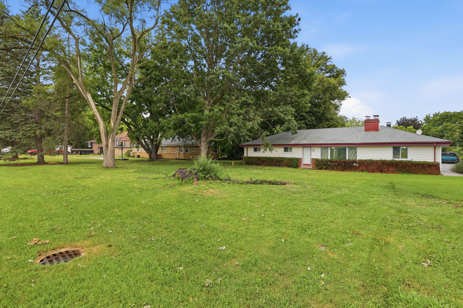 2nd image of 608 E Camp Mcdonald Rd, Prospect Heights, IL 60070 | MLS# 12717061