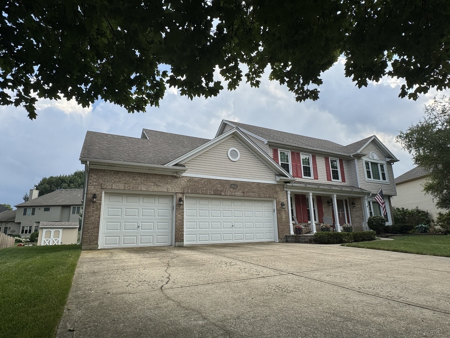 3rd image of 802 Arrowwood Dr, Oswego, IL 60543 | MLS# 12717077