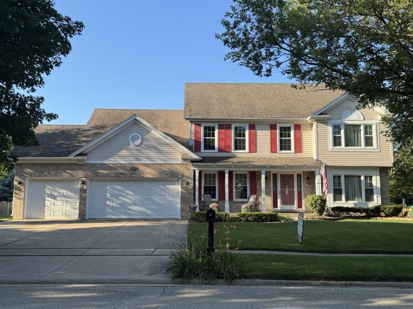 1st image of 802 Arrowwood Dr, Oswego, IL 60543 | MLS# 12717077