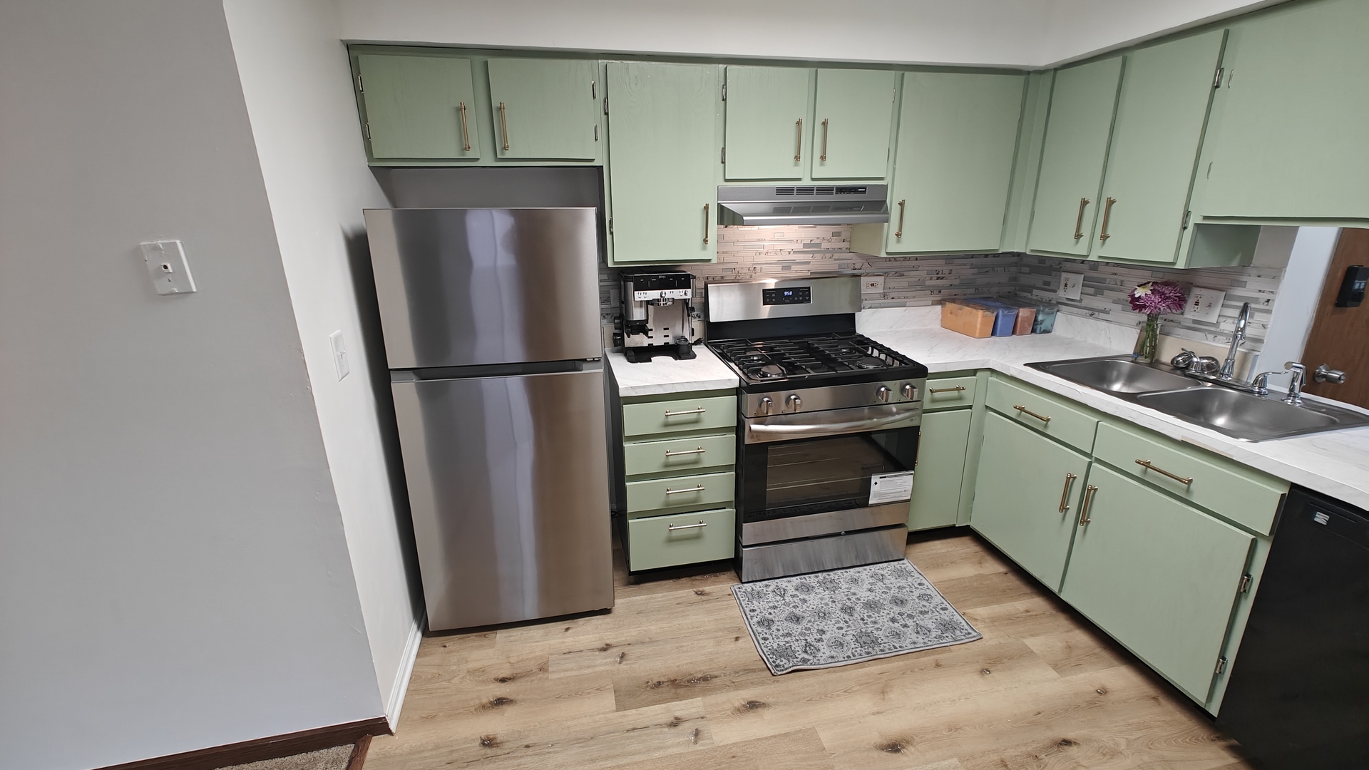 2nd image of 2713 Northcreek Dr #2204, Woodridge, IL 60517 | MLS# 12717110