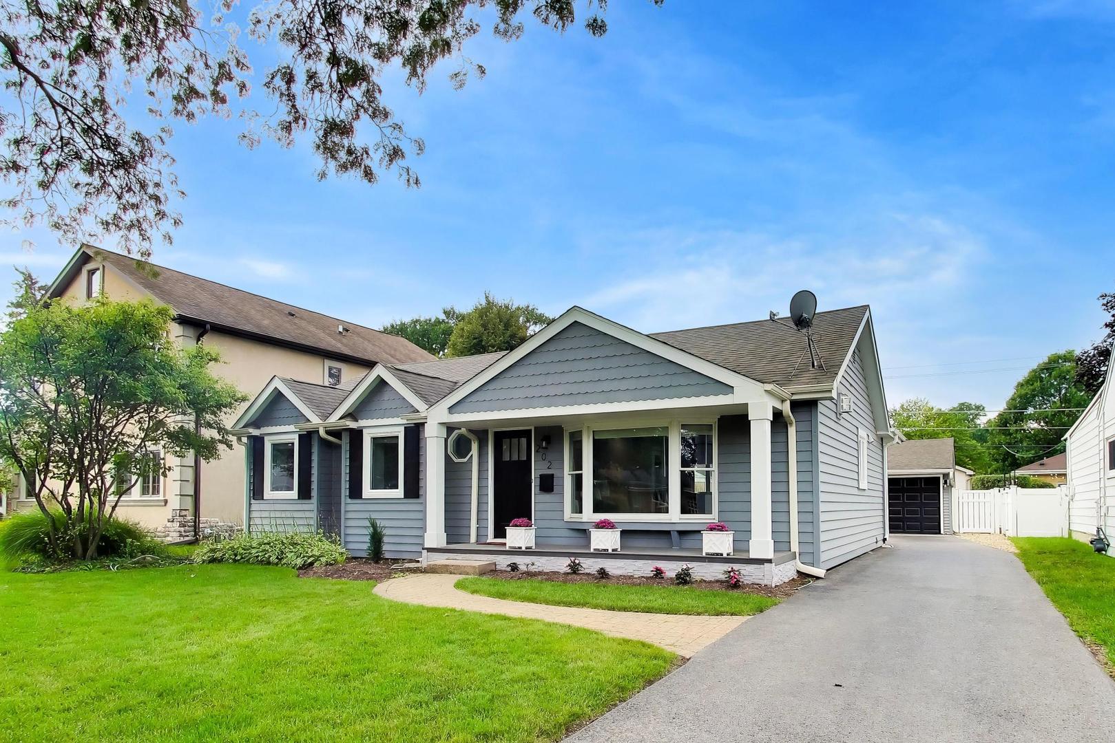 2nd image of 202 N Prospect Manor Ave, Mount Prospect, IL 60056 | MLS# 12717156