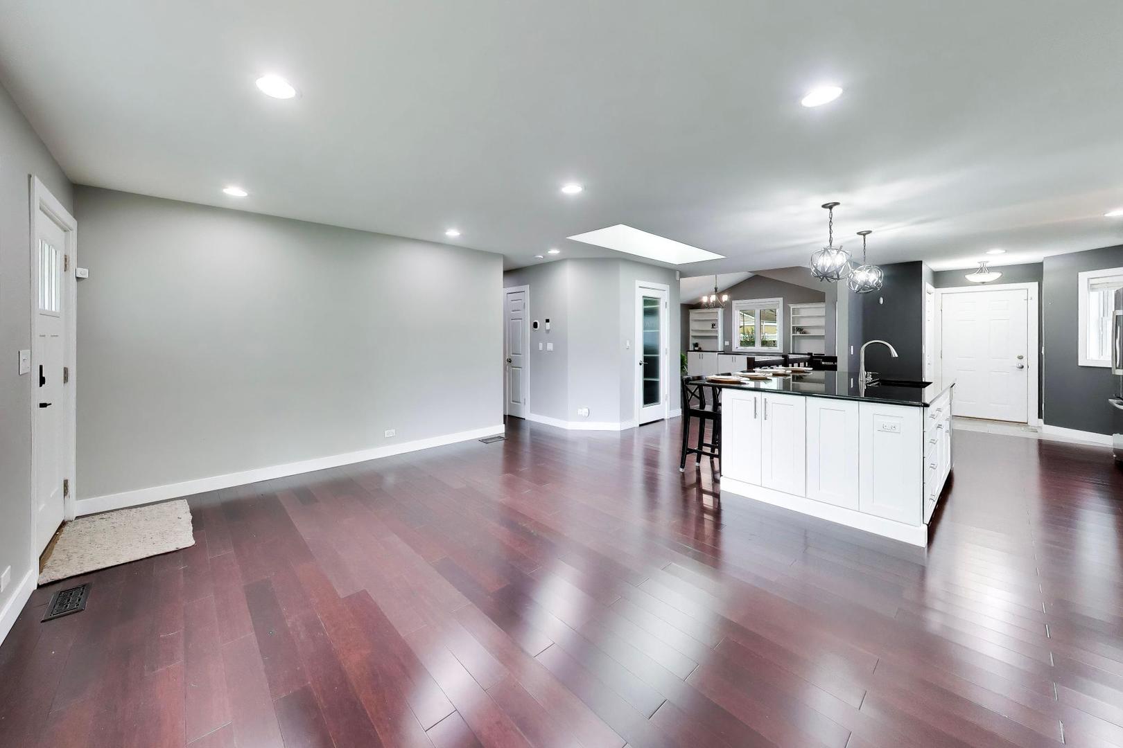 4th image of 202 N Prospect Manor Ave, Mount Prospect, IL 60056 | MLS# 12717156
