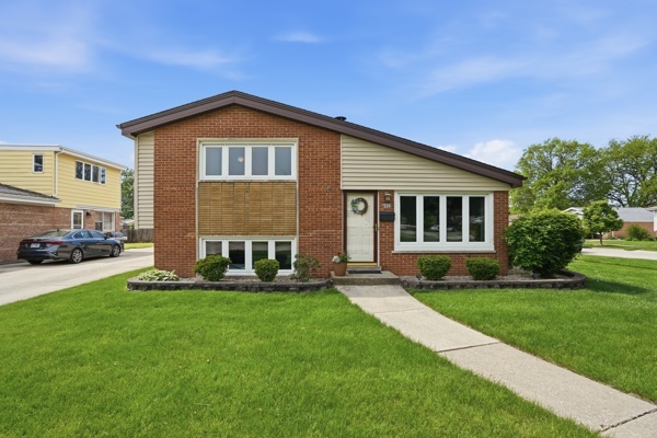 1st image of 6933 176th St, Tinley Park, IL 60477 | MLS# 12717159