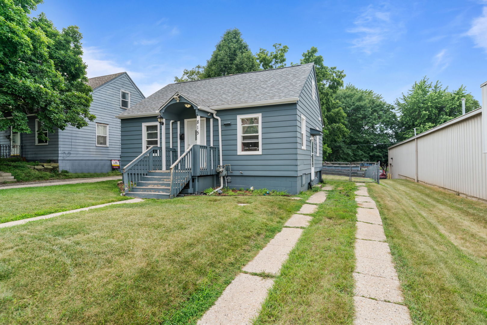 3rd image of 815 20Th St, Rockford, IL 61104 | MLS# 12717200