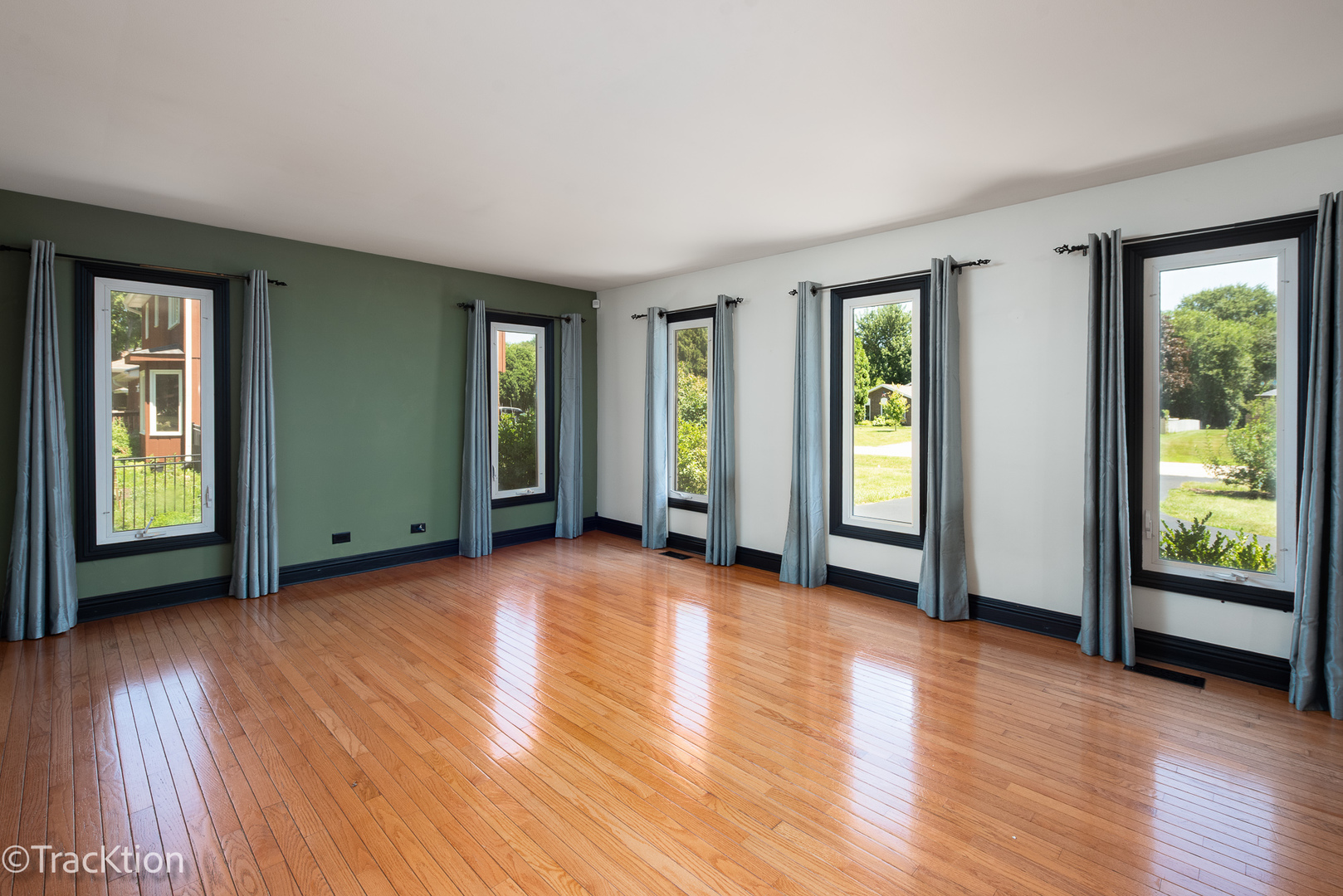 3rd image of 11S560 Whittington Ln, Naperville, IL 60564 | MLS# 12717226