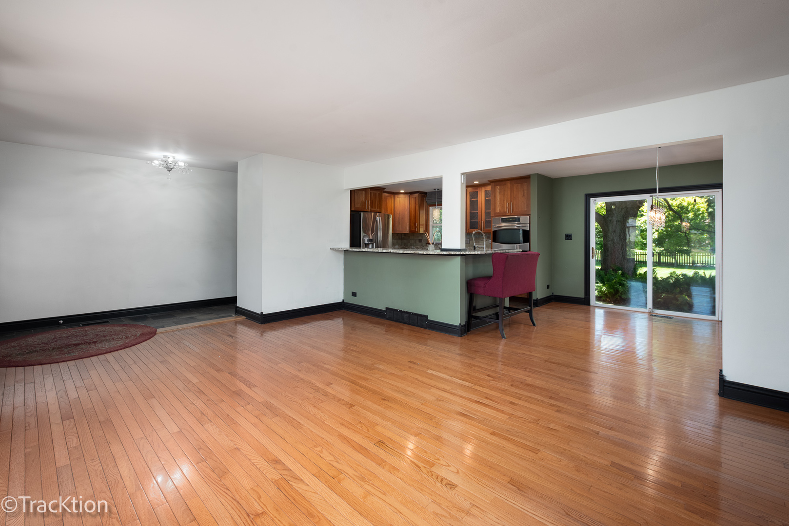 4th image of 11S560 Whittington Ln, Naperville, IL 60564 | MLS# 12717226