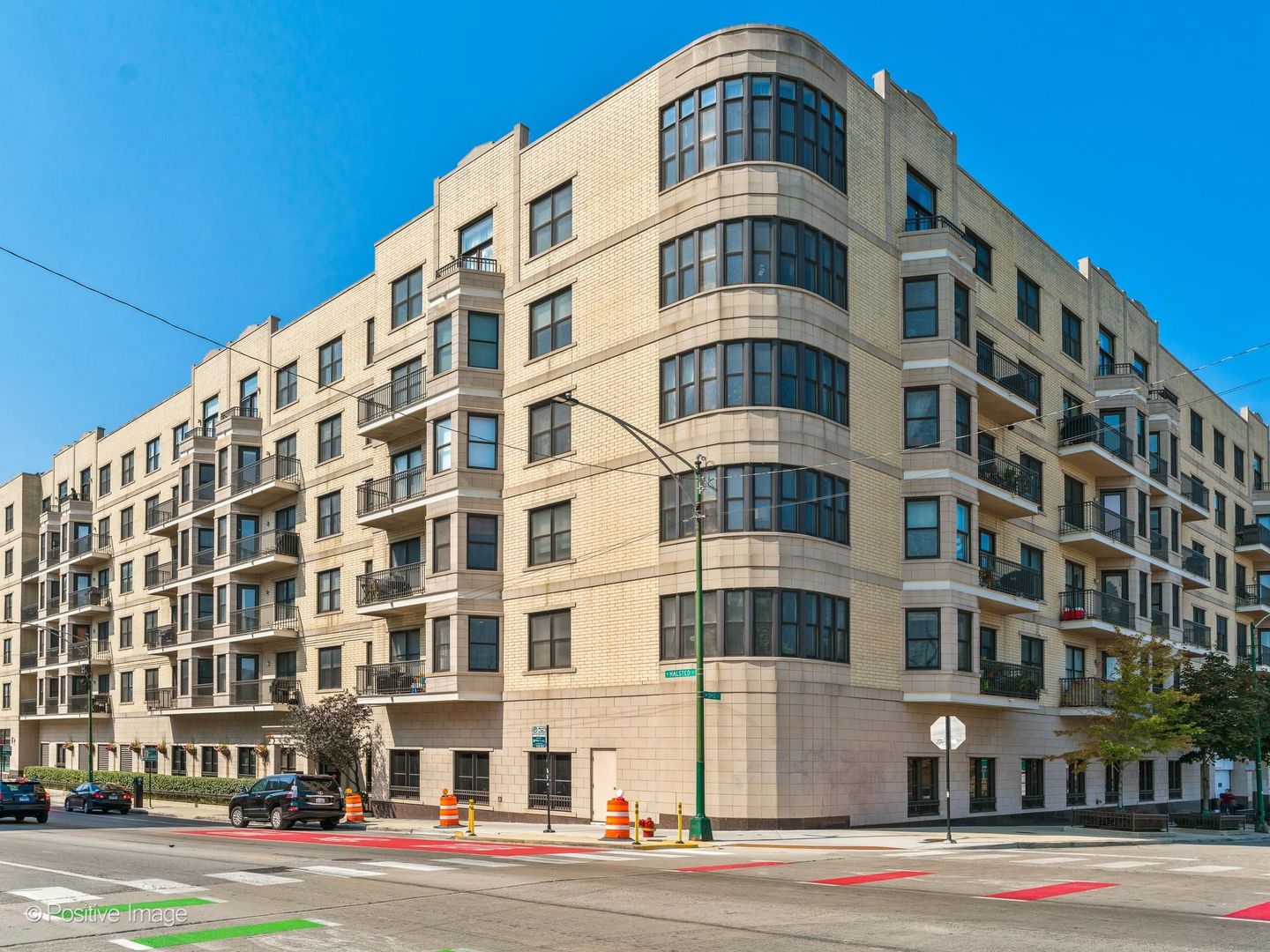 1st image of 520 N Halsted St, Chicago, IL 60642