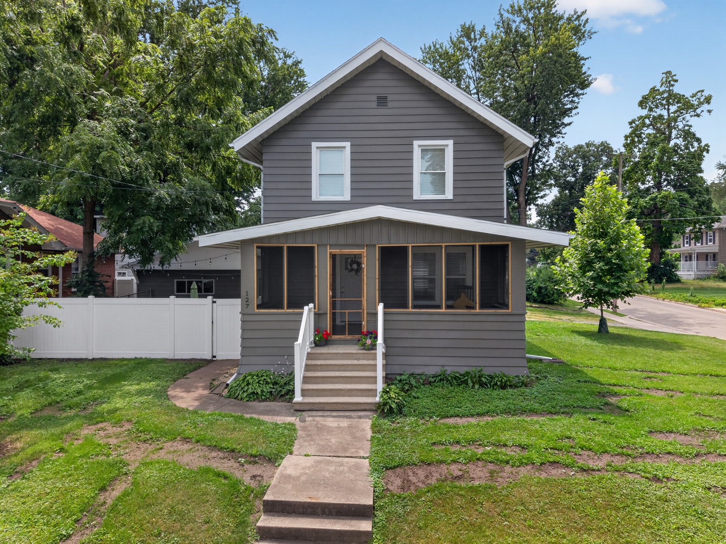 2nd image of 127 W Moore St, Ottawa, IL 61350 | MLS# 12717278