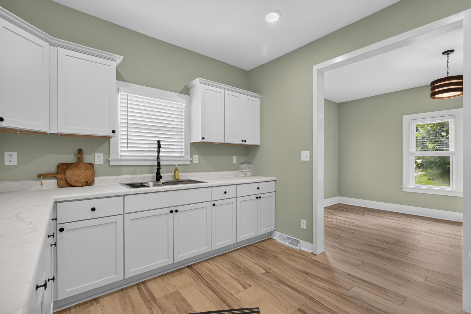 4th image of 127 W Moore St, Ottawa, IL 61350 | MLS# 12717278