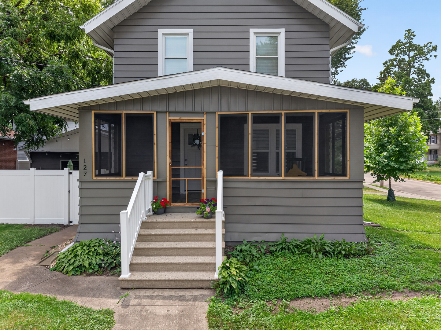 3rd image of 127 W Moore St, Ottawa, IL 61350 | MLS# 12717278