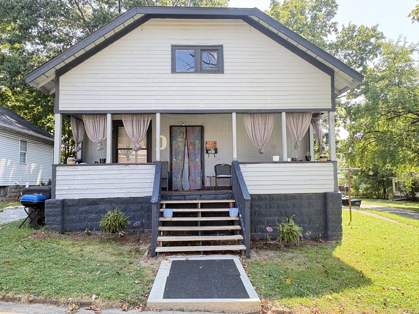 1st image of 305 S Beveridge St, Carbondale, IL 62901 | MLS# 12717279