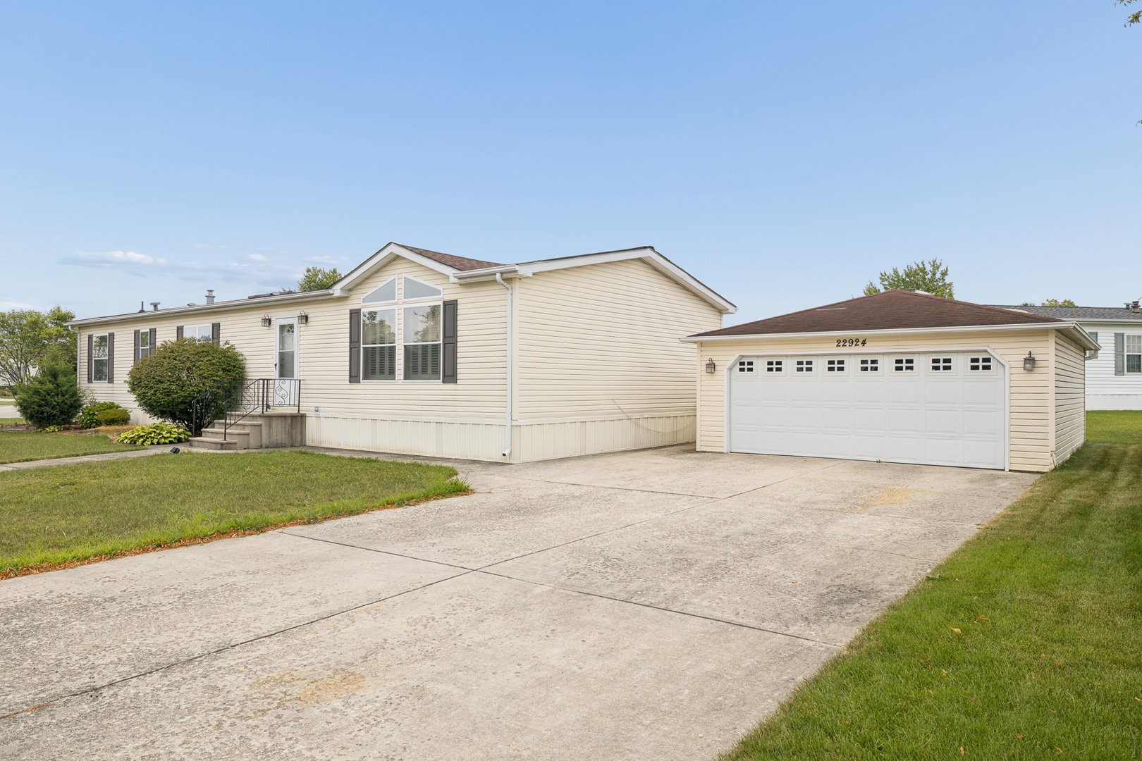 3rd image of 22924 S Pine Valley Dr, Frankfort, IL 60423 | MLS# 12717288