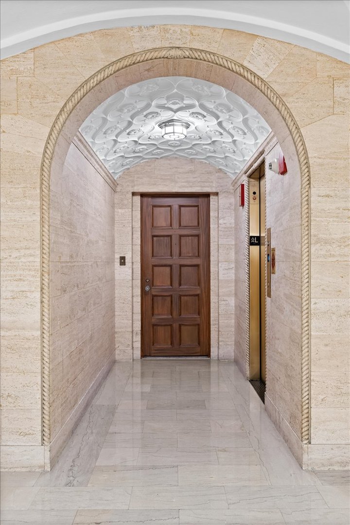 3rd image of 1320 N State Pkwy, Chicago, IL 60610