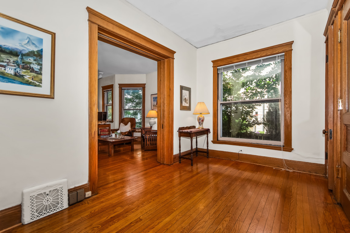 3rd image of 413 Dempster St, Evanston, IL 60201 | MLS# 12717362