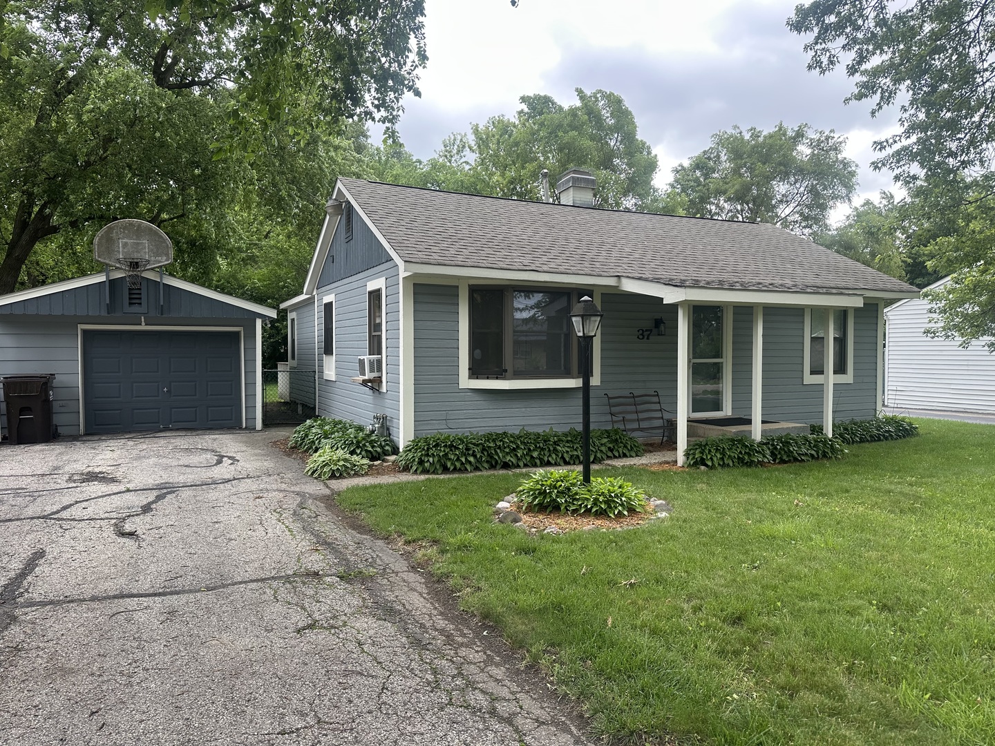 image of 37 S Heather Dr, Crystal Lake, IL 60014 | MLS# 12717375