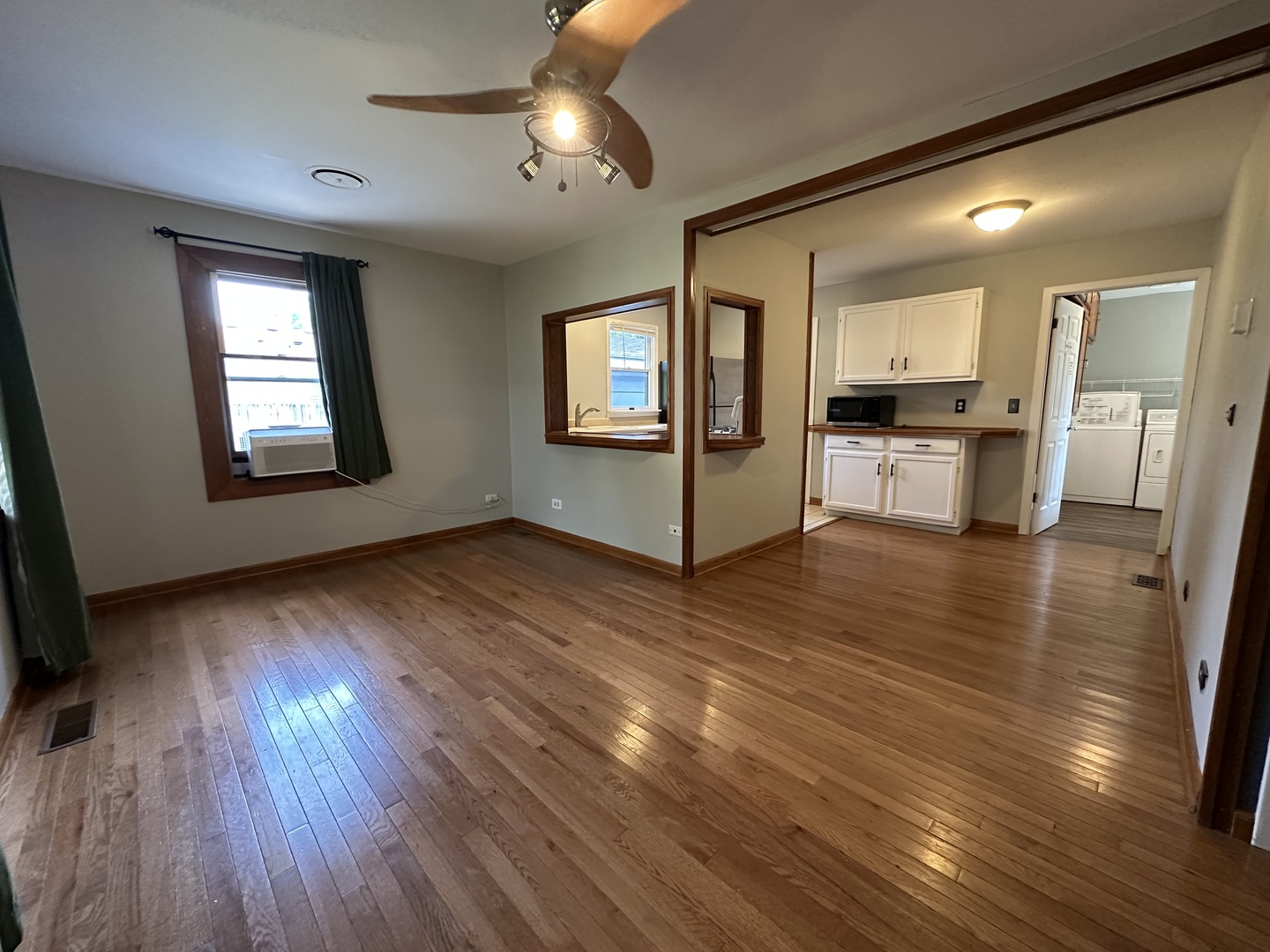 image of 37 S Heather Dr, Crystal Lake, IL 60014 | MLS# 12717375
