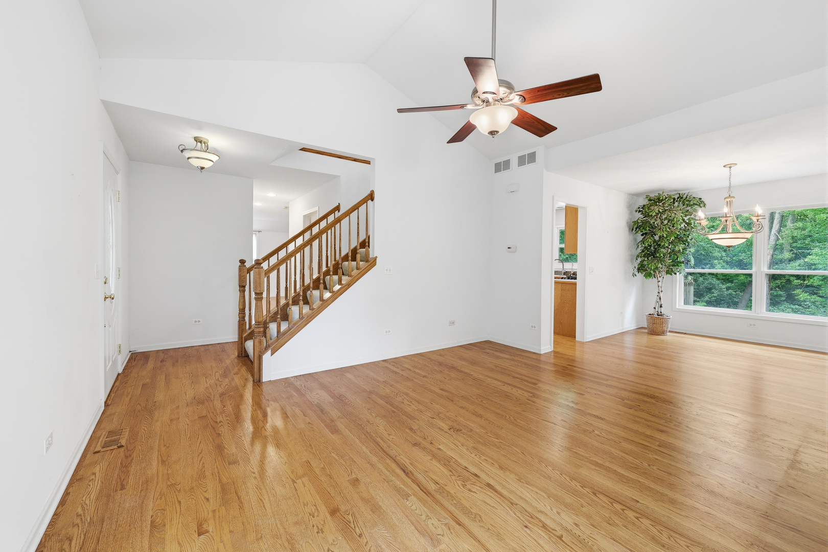 5th image of 1018 Park Ave, Wauconda, IL 60084 | MLS# 12717464