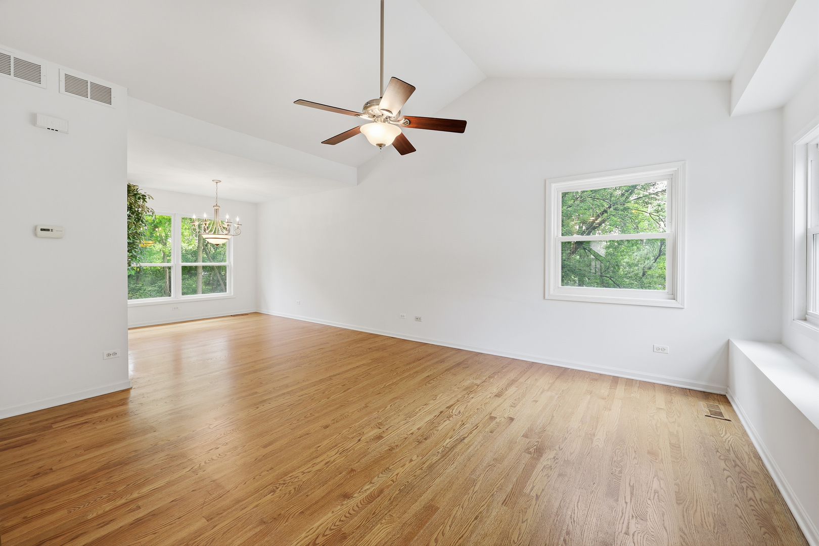 4th image of 1018 Park Ave, Wauconda, IL 60084 | MLS# 12717464