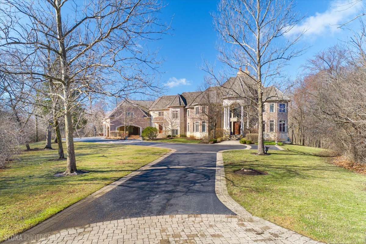 3rd image of 414 Dana Ln, Barrington Hills, IL 60010 | MLS# 12717524