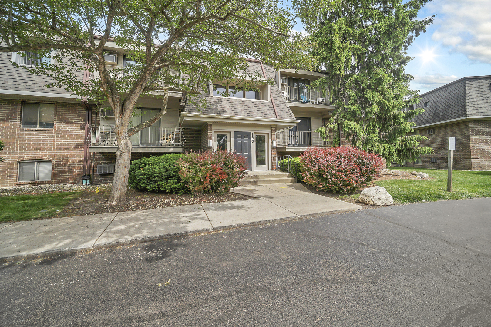 3rd image of 138 E Bailey Rd #M, Naperville, IL 60565 | MLS# 12717529